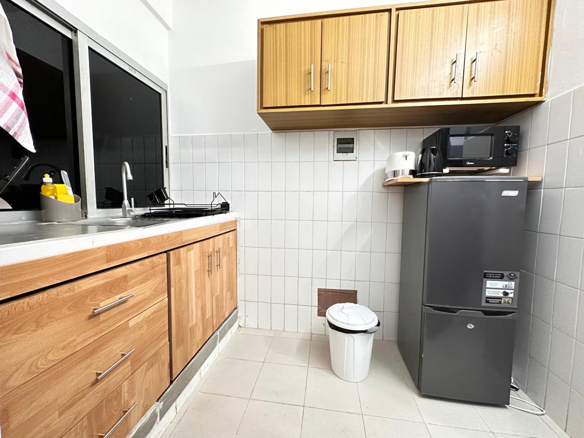 Living 1Bed -Spacious Fully Equipped - Lively Area Lägenhet Abidjan Exteriör bild